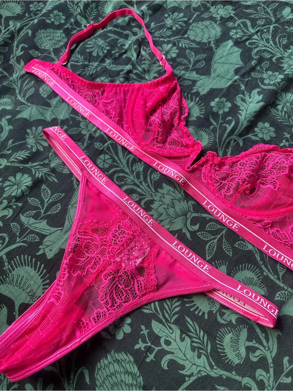 Royal Balcony Bra & Thong Set - Hot Pink
